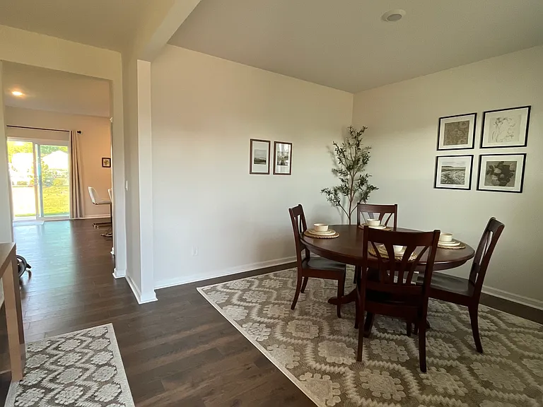 405 Arkwright Ln — Photo 5