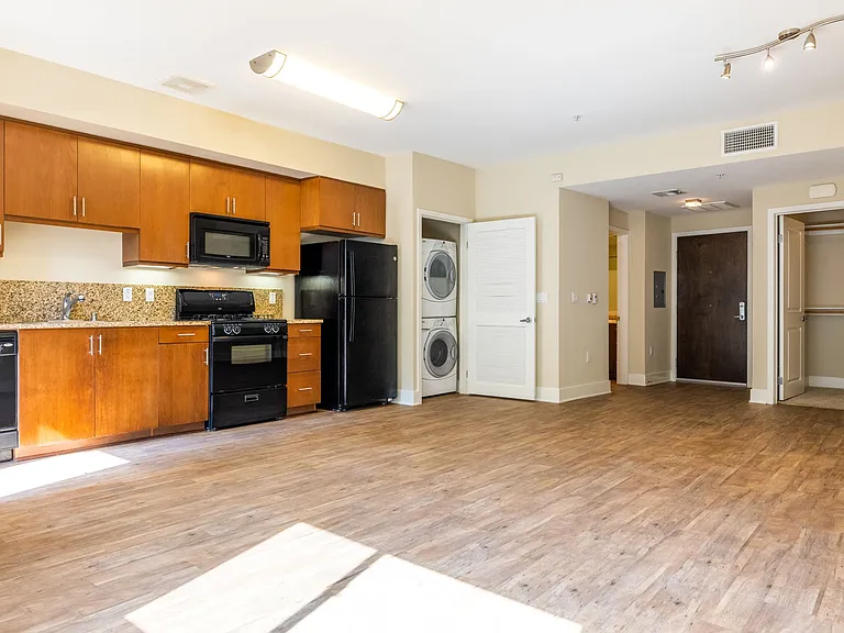 Westgate Apartments — Photo 28