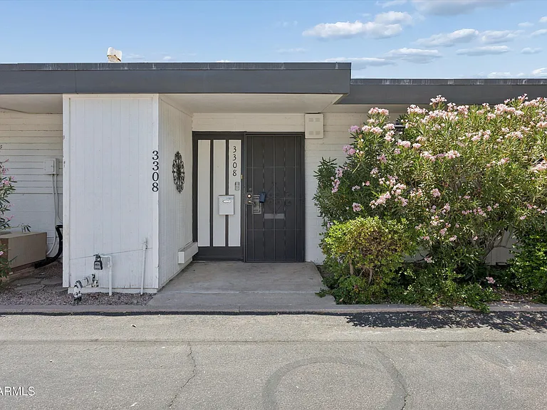 3308 E Camelback Rd — Photo 1