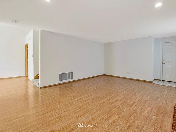 5th image of 3601 110th Street Ct E