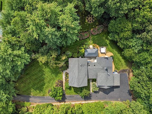 2nd image of 17 Rock Brook Way
