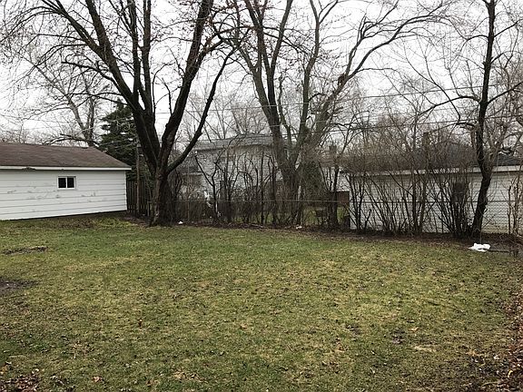 4th image of 2447 N Jackson St