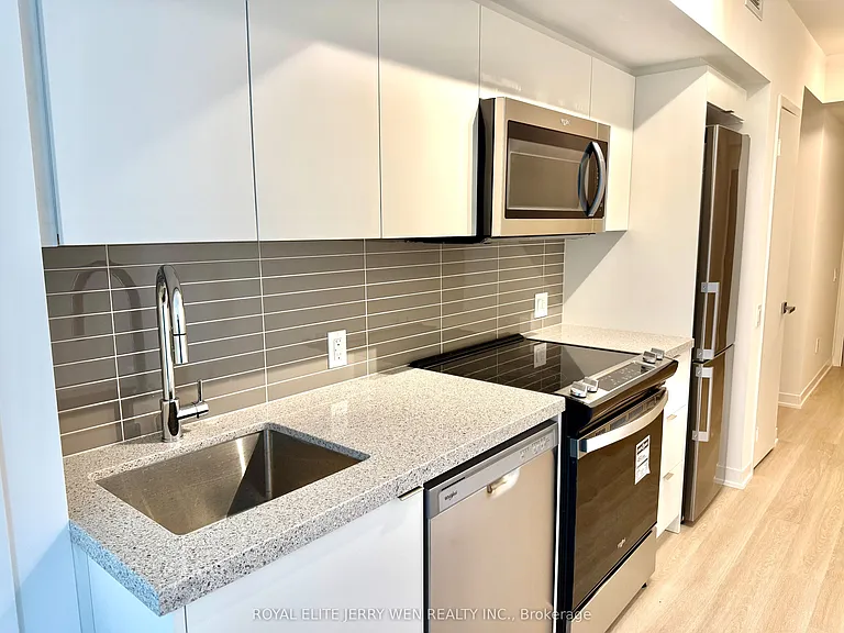 500 Wilson Ave #703 — Photo 3
