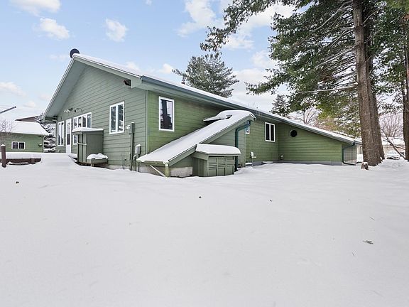 4th image of 2597 Burke Ave E