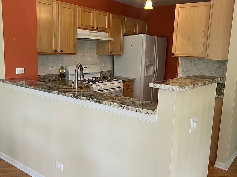 1850 Middlebury Dr — Photo 7