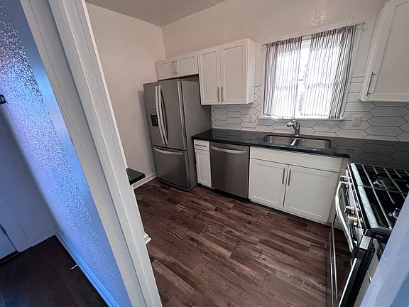 Newer stainless appliances, LVT flooring