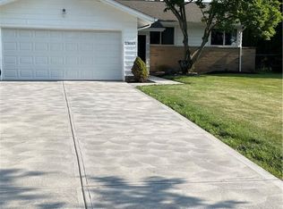 23663 David Dr, North Olmsted, OH 44070