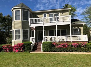 1230 Burnside Rd, Manteo, NC 27954