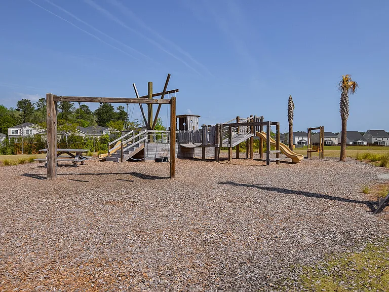 788 Redbud Ln — Photo 18