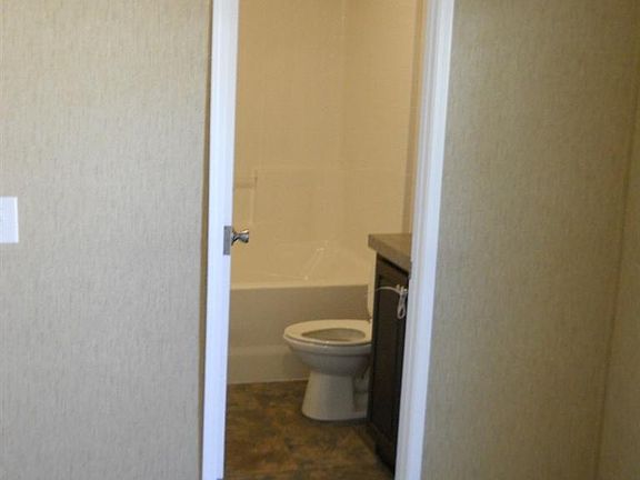 4th image of 1530 Armstrong Ave Unit 43
