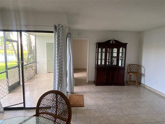 5th image of 1041 Jefferson Dr
