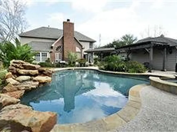 1802 Sugar Crossing Dr, Sugar Land, TX 77478