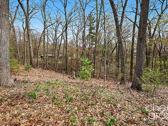 3rd image of 7406 Ravine Dr NE