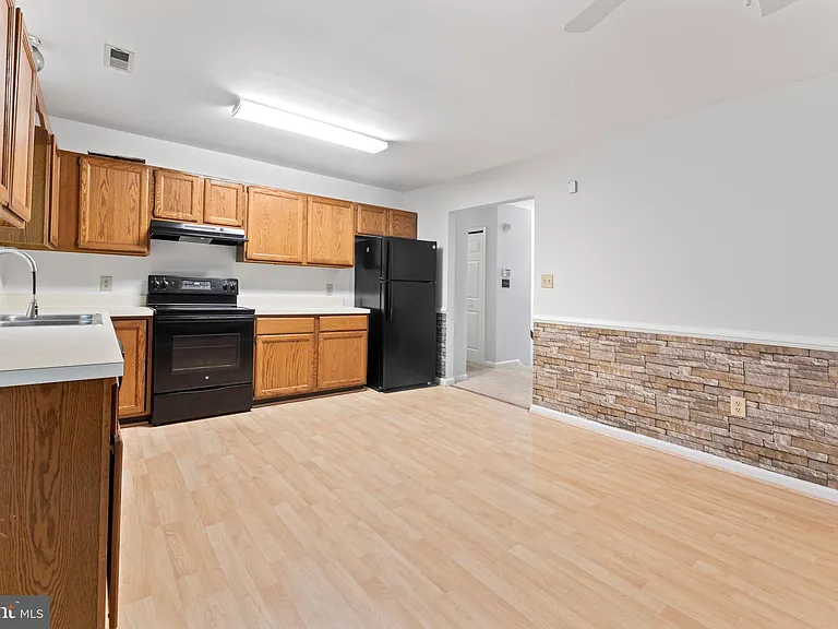 12820 Lake Wilderness Ln — Photo 9
