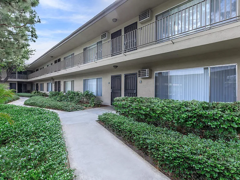 Saddleback Pines Apartment Homes — Photo 1