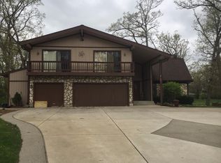 120 Meadow Wood Ct, Valparaiso, IN 46385