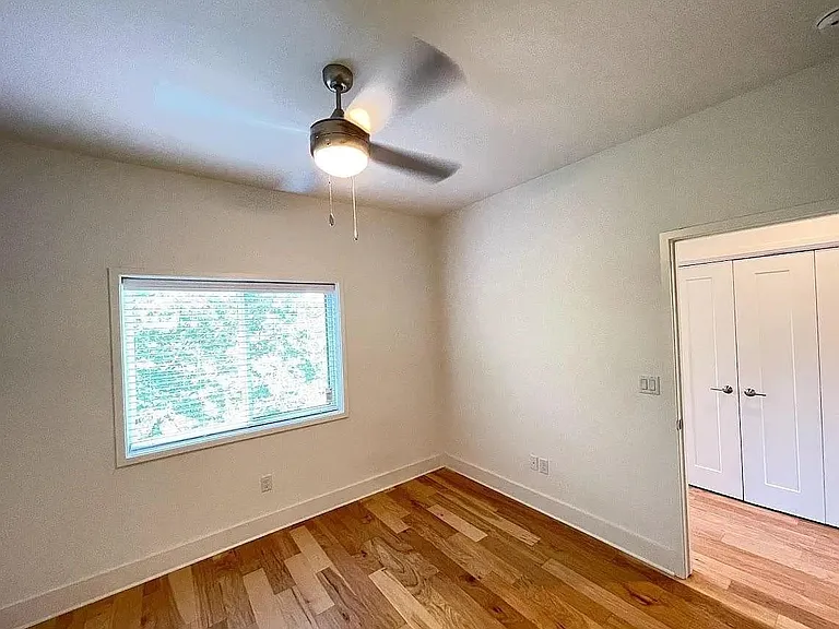 2101 Montopolis Dr #20 — Photo 12