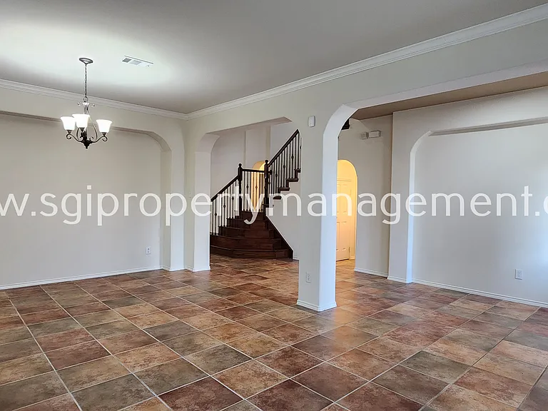 12032 Henderson Dr — Photo 4