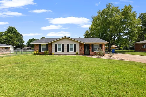 111 Lori Streetprattville Photo 1