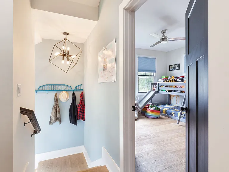 702 Grant Ter SE — Photo 24