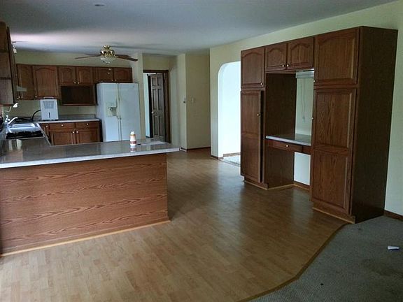 3rd image of 3155 S Rosewood Blvd