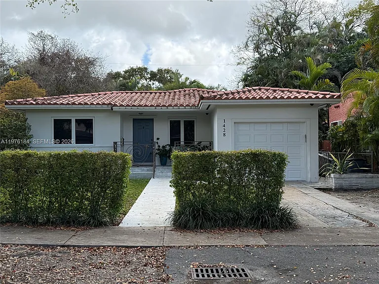 1428 Ortega Ave — Photo 1