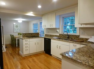107 Ferry Ln, Barrington, RI 02806