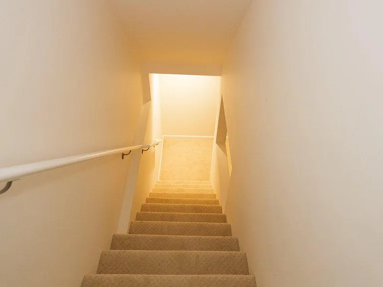 1419 N Longfellow St — Photo 31