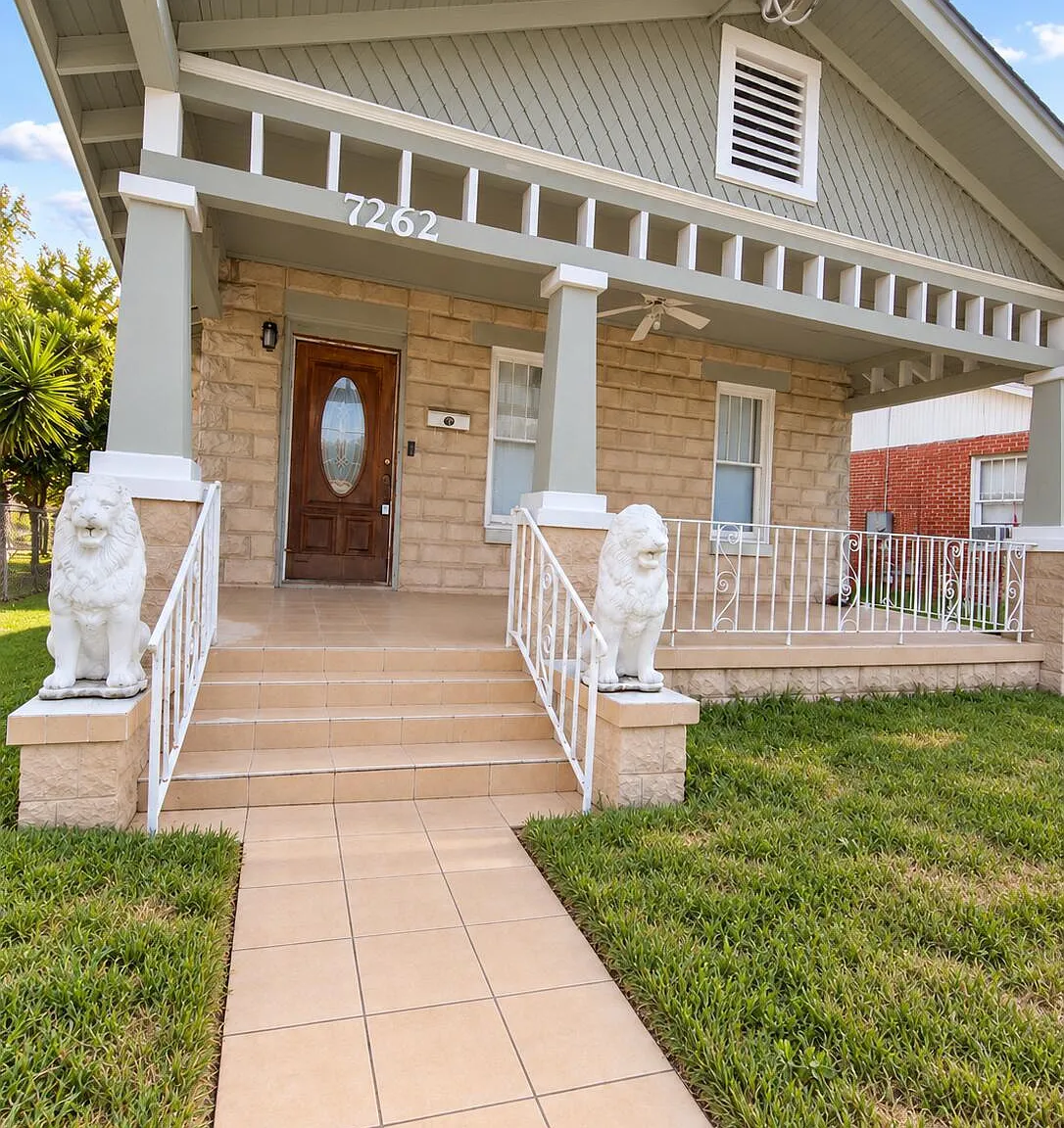 2 bed, 1.0 bath, 1167 sqft, $1,199 — Photo 1