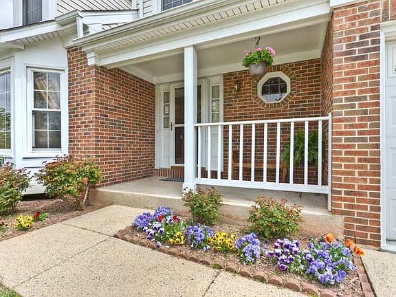 3rd image of 3198 Kinross Cir
