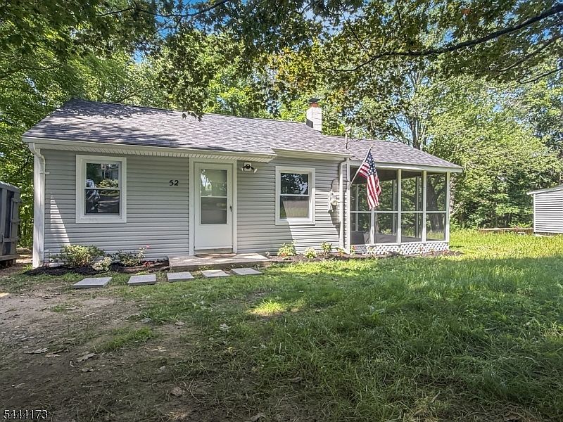 1st image of 52 Coykendall Rd