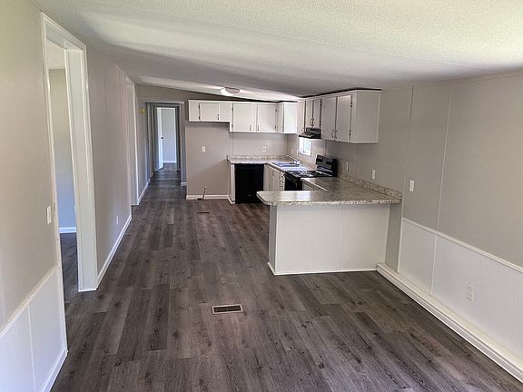 Living / Dining Area