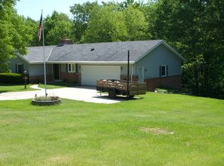 6724 Hickory Hill Dr, West Bend, WI 53090