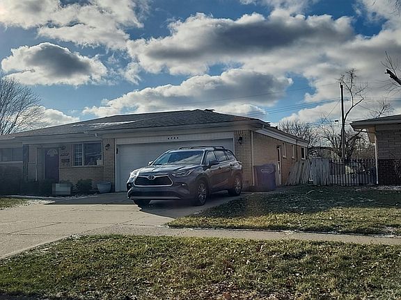 2nd image of 4724 Kingsley Dr