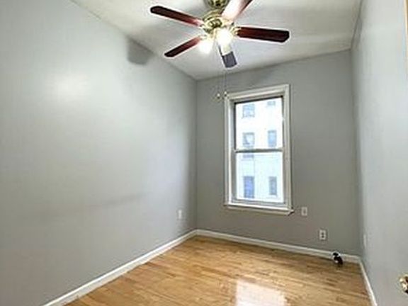 4th image of 3428 42nd St APT 1L