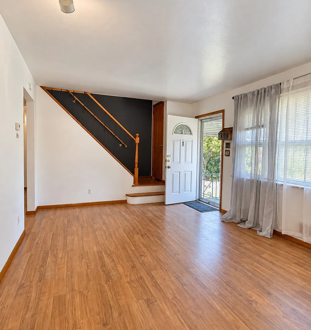 4 bed, $3,300 — Photo 2