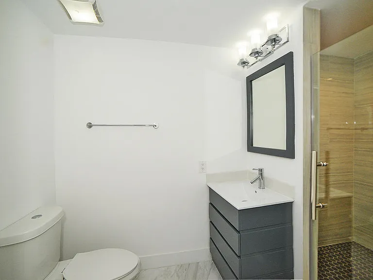 6943 Giralda Cir — Photo 17