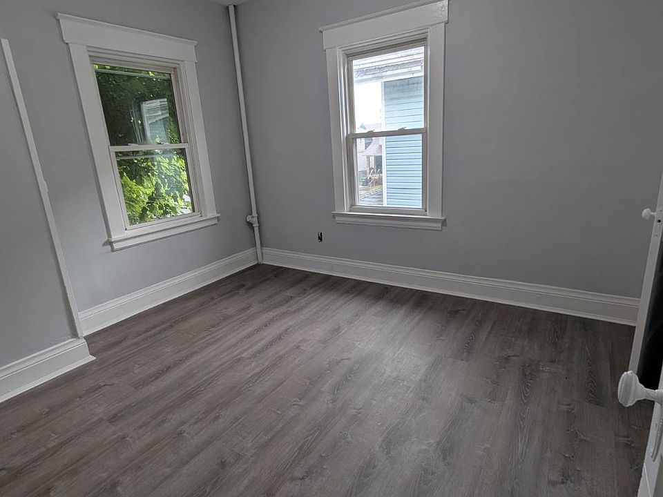 1st image of 1832 Elm Ave