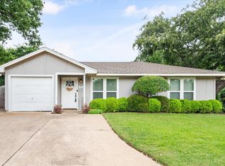 3809 Springtime Ct, Arlington, TX 76017
