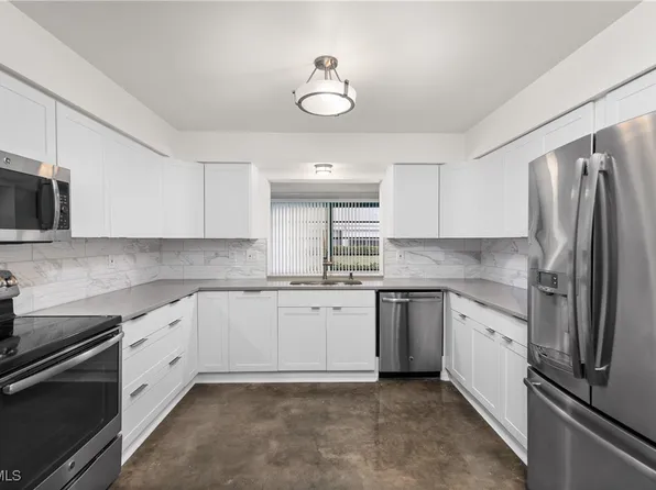 1331 S Brandywine Cir, Fort Myers, FL 33919