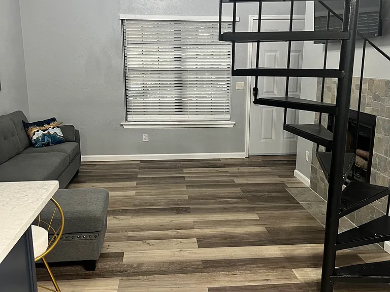 11120 Stratford Dr #211 — Photo 5