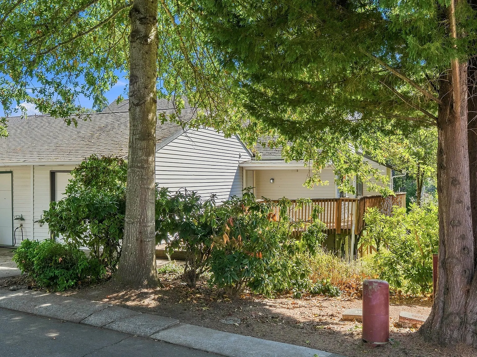 3 bed, 2.5 bath, 1437 sqft, $2,500 — Photo 2