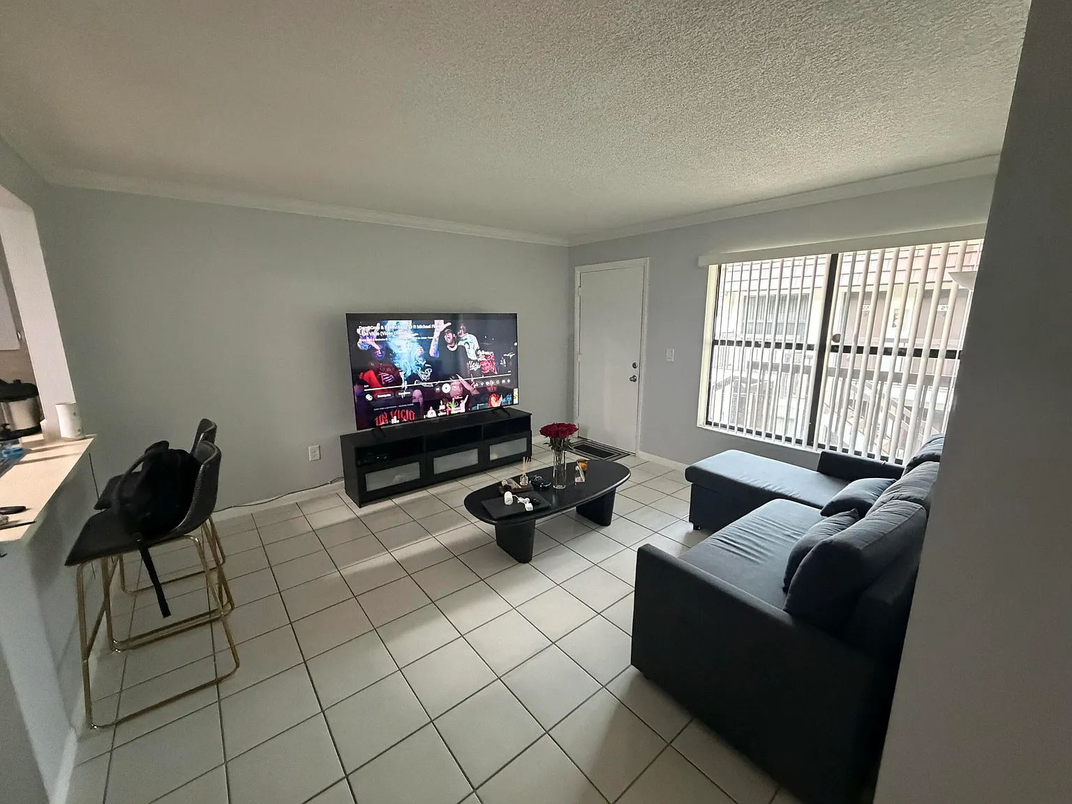 2 bed, 2.0 bath, 750 sqft, $2,000 — Photo 2