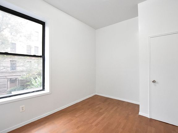 3rd image of 101 W 75th St APT 2C