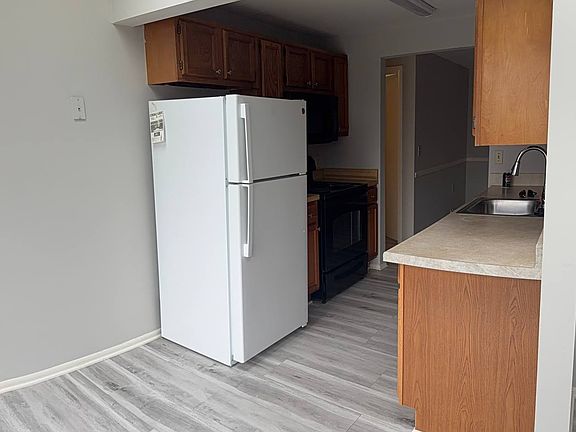 3rd image of 18050 Chalet Dr APT 303