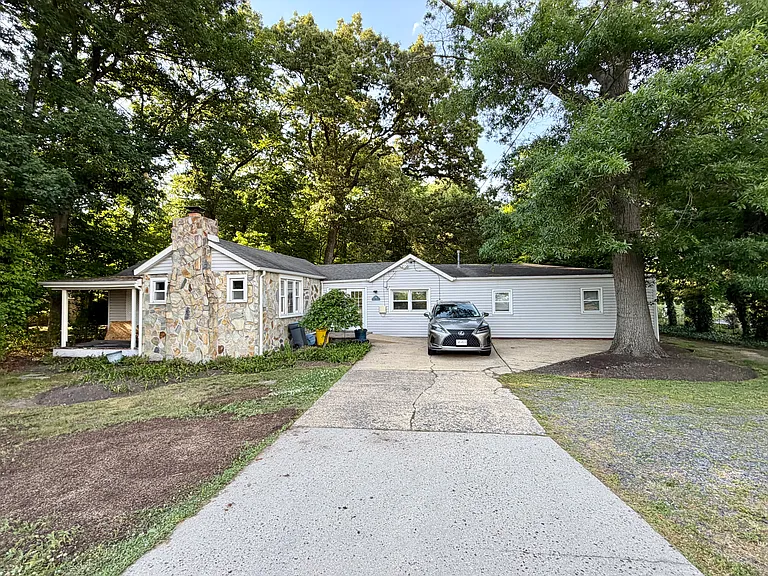 254 Sloan Ave — Photo 24