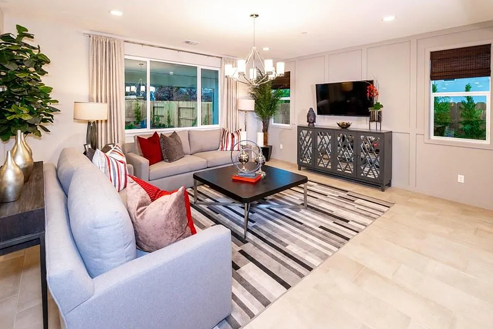 4 bed, 3100 sqft, $3,549 — Photo 3
