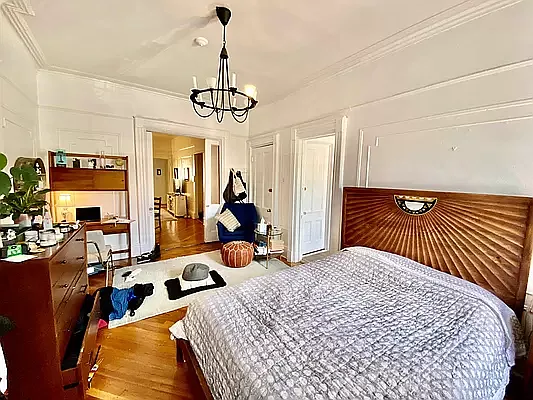 Rented by Compass | media 10