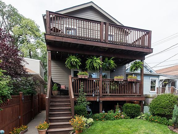 3rd image of 2417 W Morse Ave