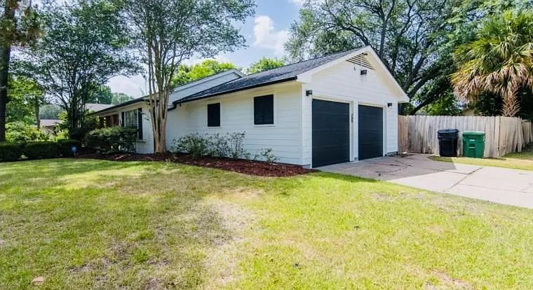 7151 Edgemoor Dr — Photo 4